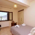 Chara's Lux Апартаменты Скопелос
