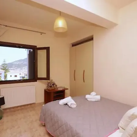 Chara's Lux Apartment Skopelos Town