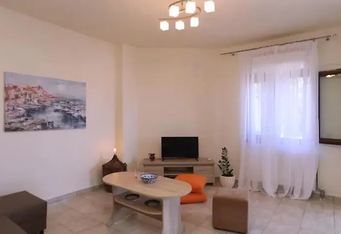 Chara's Lux Apartament Skopelos